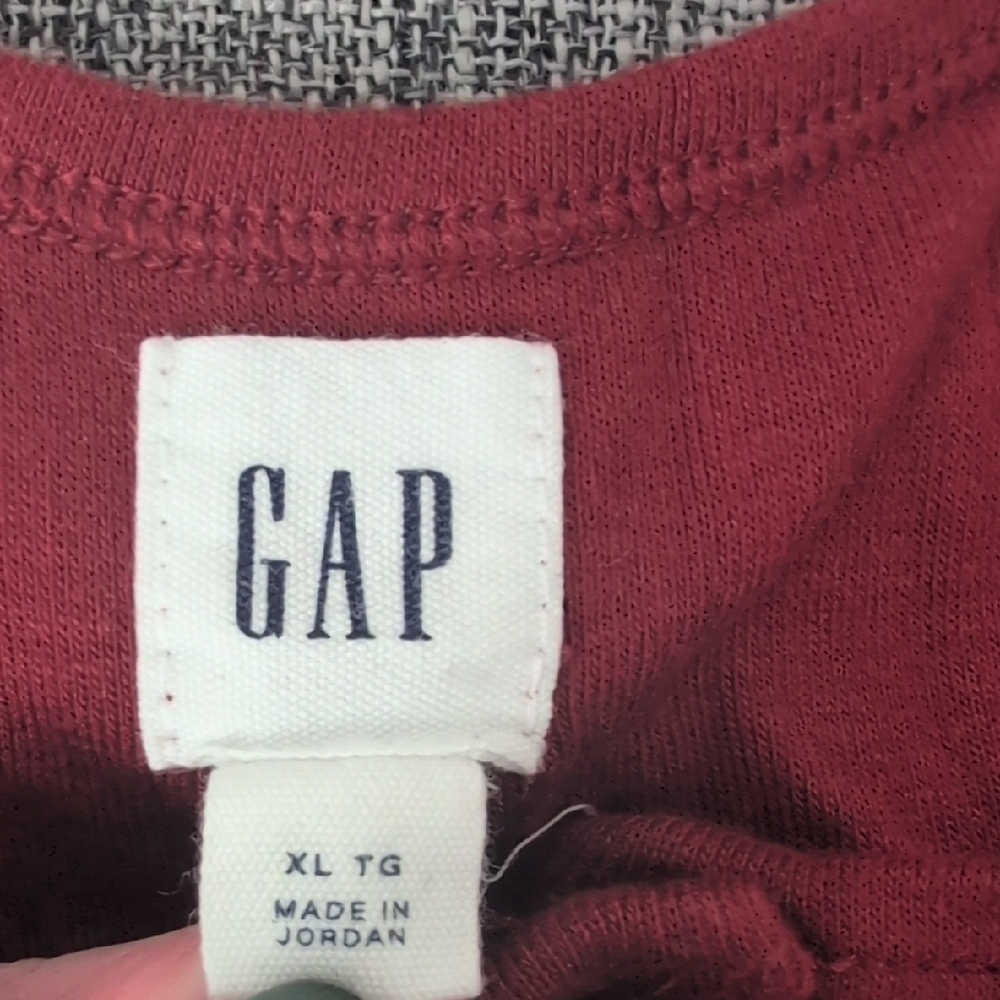 GAP Maroon Buttoned Tank Top - Picture 3 of 4